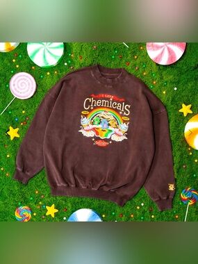 Graphic Crewneck Sweatshirt with Rainbow 'I Love Chemicals' Print